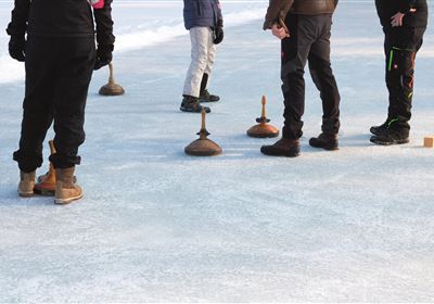 Kreative Winterwerkstätte "Eisstockschiessen für Familien"