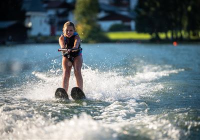 Kreative Sommerwerkstätte - Wasserskispaß