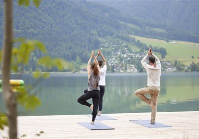 Sonnenaufgangs - Yoga mit Frühstück am See