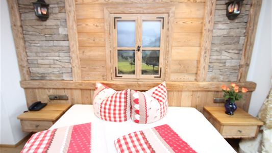 Double room, shower and bath tub, facing the pool