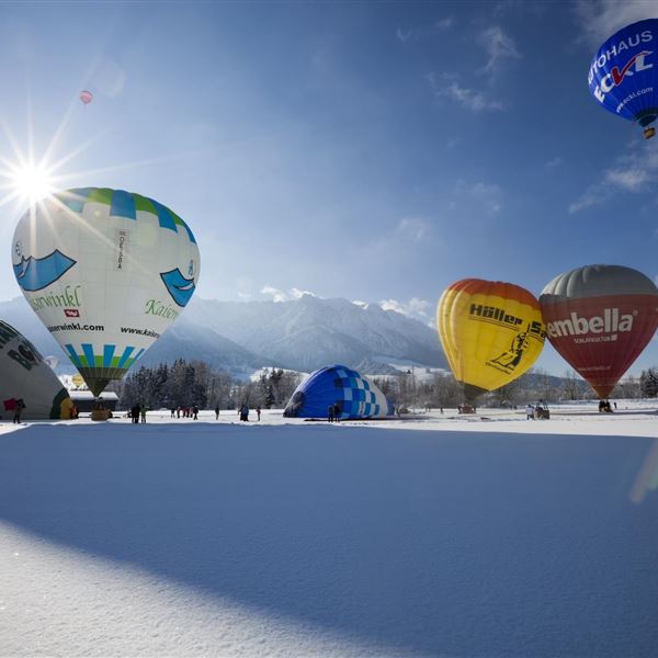 1619_bb_kaiserwinkl-alpin-ballooning_Start-Sonne