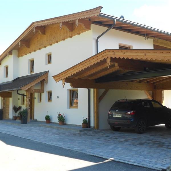 Haus mit Carport