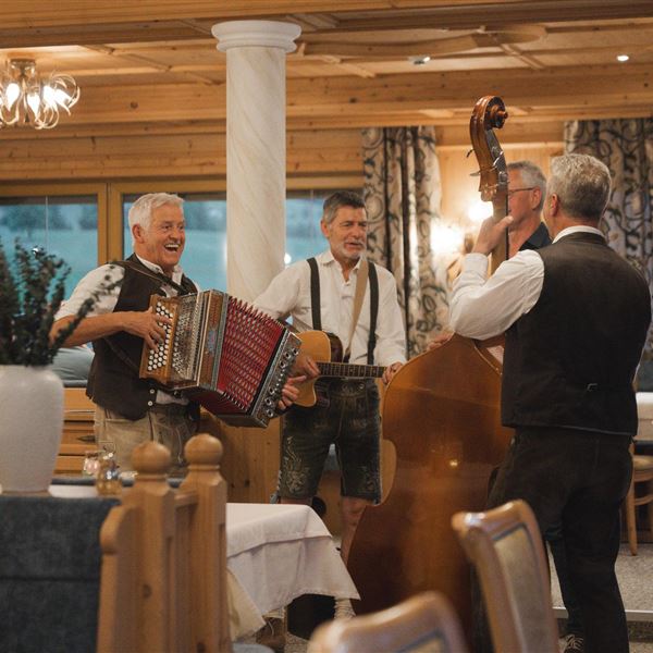 Hotel Riedl in Kössen Tirol Kaiserwinkl_Restaurant