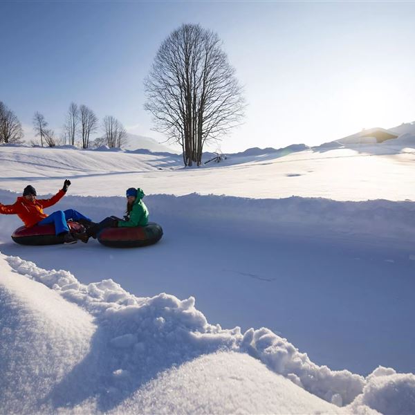 Snowtubing im Kaiserwinkl