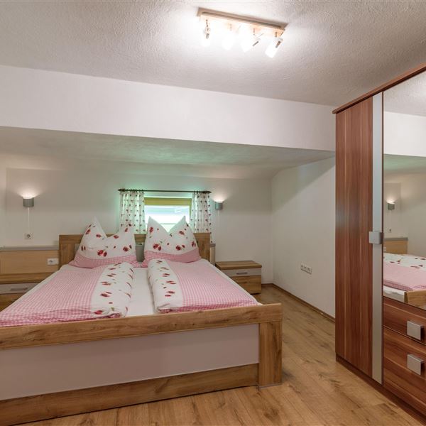 Staudinghof_Schwaigs_23_Walchsee_Schlafzimmer