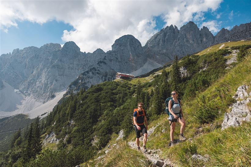 Wanderweg_Gruttenhütte_Sommer2023_Foto_MathäusGartner (3)_72dpi.jpg