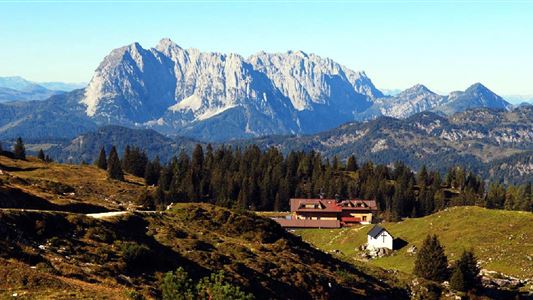 Klausenbergrunde mit Straubinger Haus Nr. 248, 249